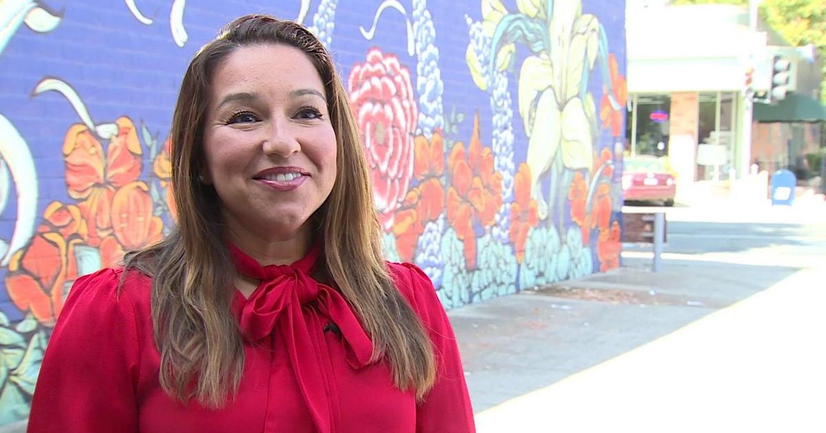 «Bienvenidos a Sacramento»: el ex periodista de televisión es el primer podcast en español de la ciudad